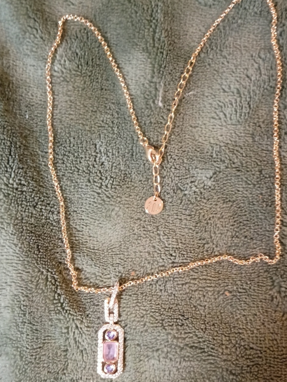 Gold-Tone Women’s Pendant Necklace with Purple Gemstones Bomb Party